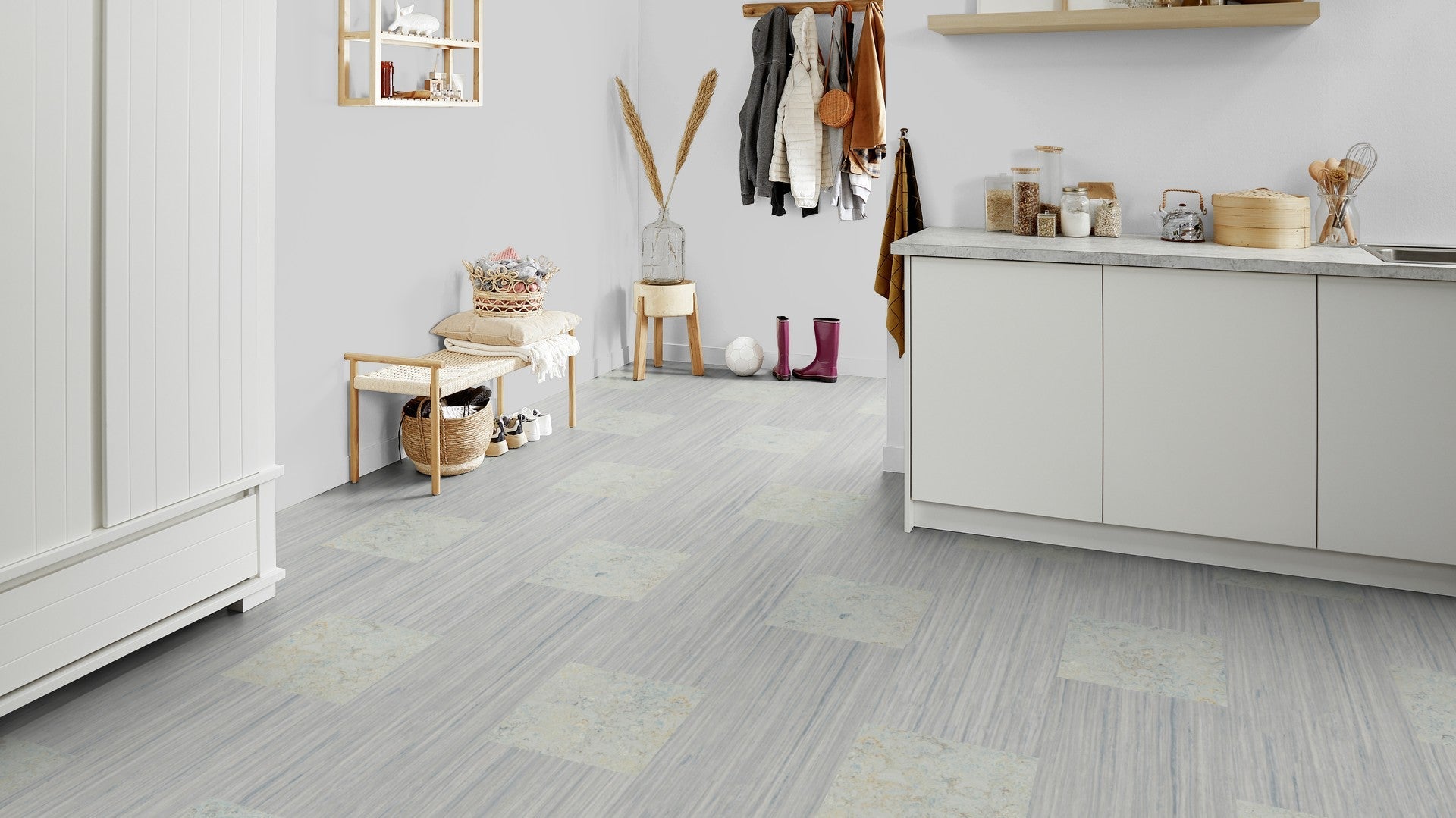 Urban Silver 5248 and Seashell 3428