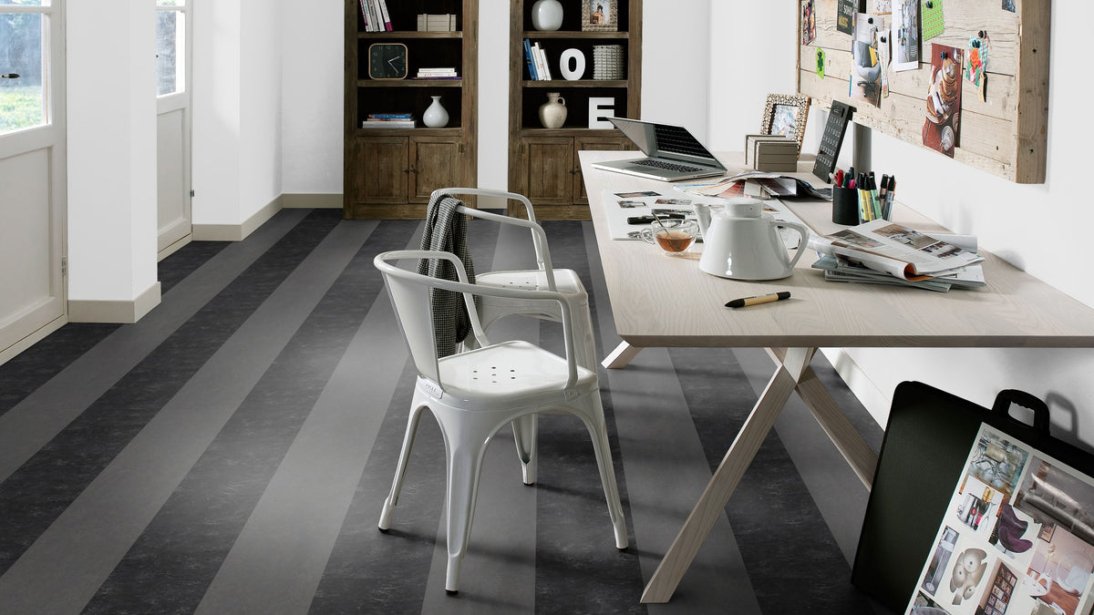 Volcanic Ash 3872, Black 2939